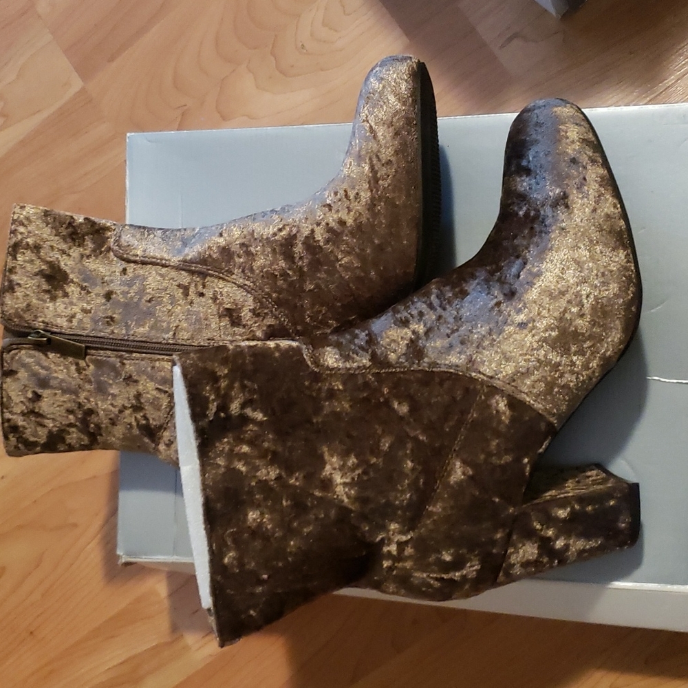 Ladies boots